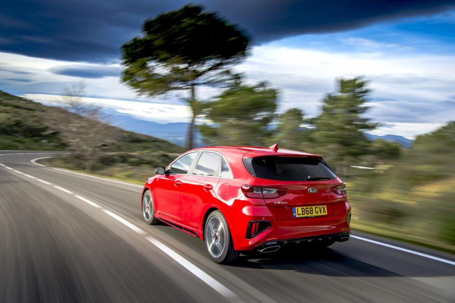  Kia Ceed GT 2019 года  (UK) (фото 11 из 43)